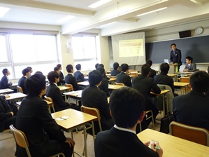 プレゼンテーションの様子_1.jpg