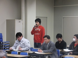 質疑応答の様子①_s.jpg