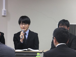 質疑応答の様子②_s.jpg