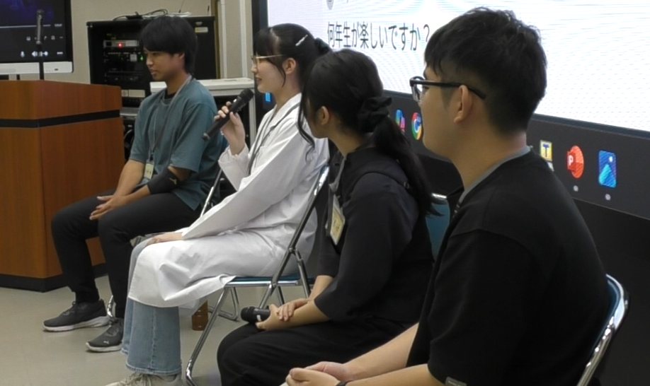 学生の声（トークセッション）の様子